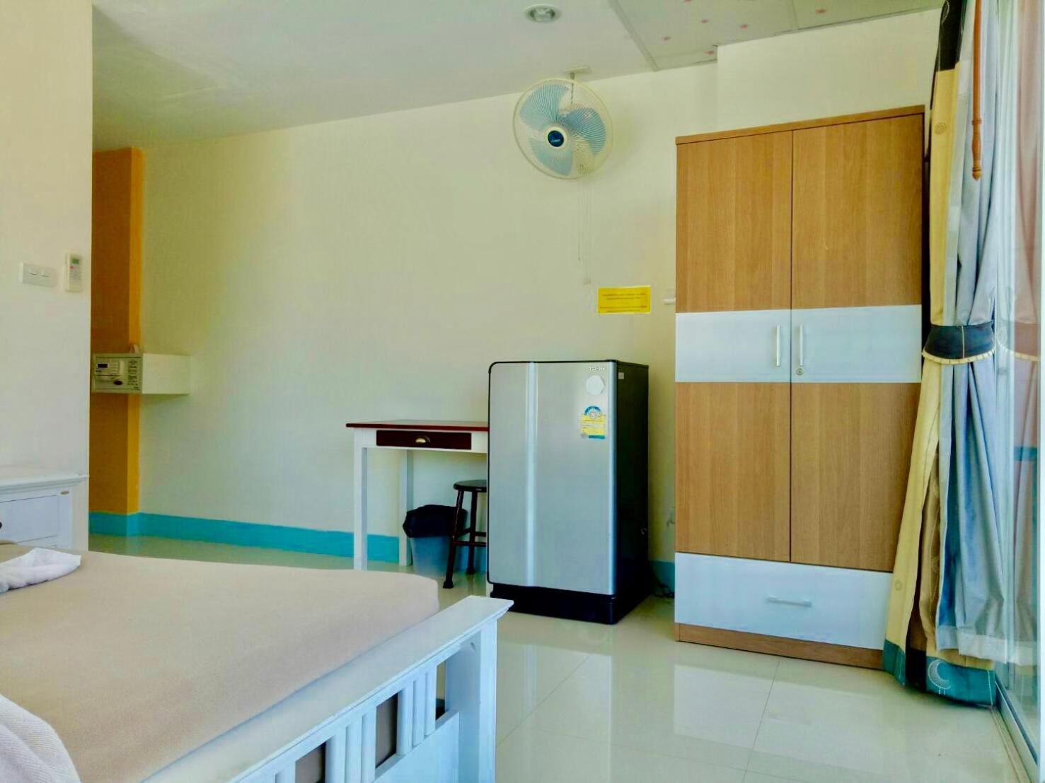J Apartment Ao Nang Buitenkant foto