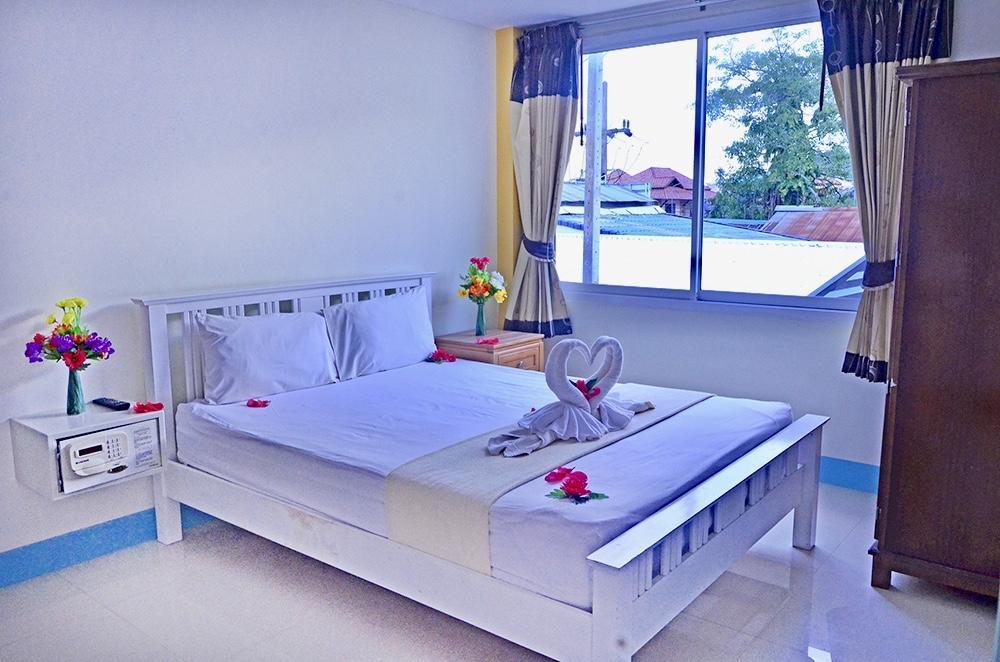 J Apartment Ao Nang Buitenkant foto
