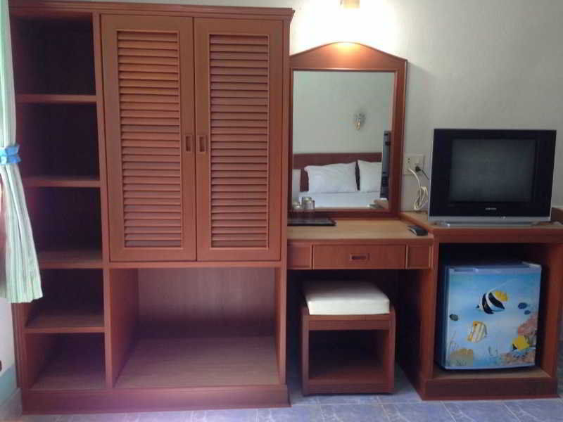 J Apartment Ao Nang Buitenkant foto