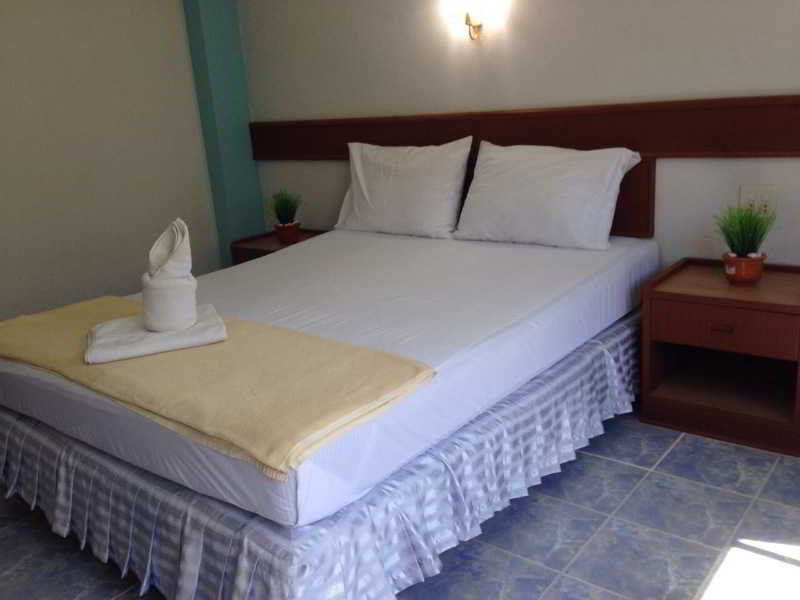 J Apartment Ao Nang Buitenkant foto