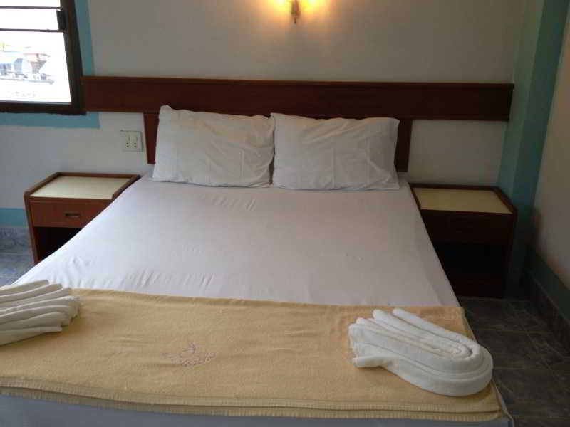 J Apartment Ao Nang Buitenkant foto