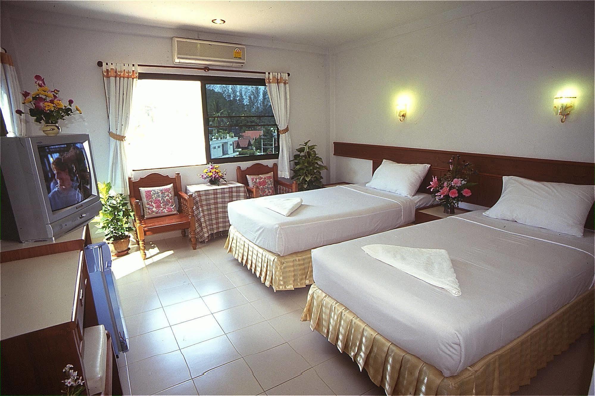 J Apartment Ao Nang Buitenkant foto