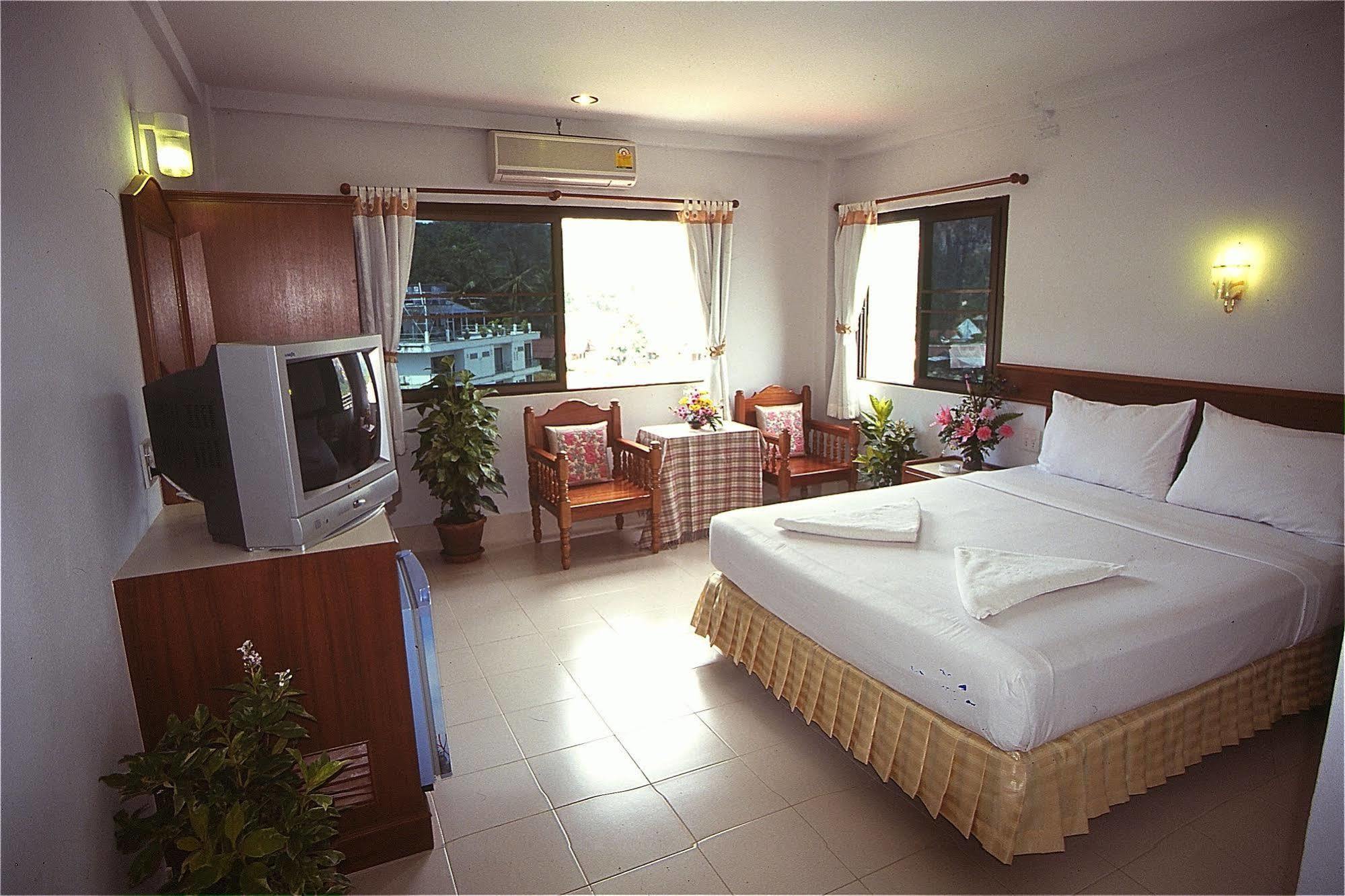 J Apartment Ao Nang Buitenkant foto