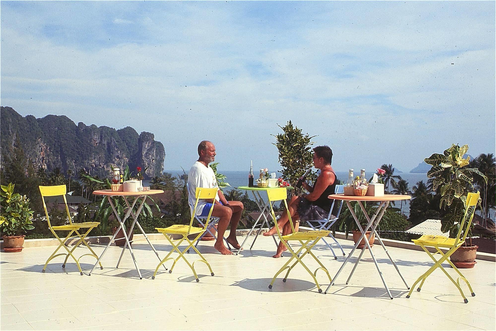 J Apartment Ao Nang Buitenkant foto
