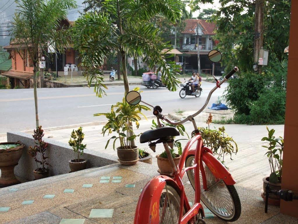 J Apartment Ao Nang Buitenkant foto